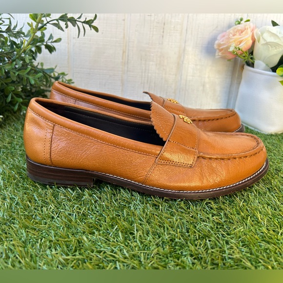 Tory Burch
Classic leather loafers sugar brown women size 7 gently used - Picture 9 of 16